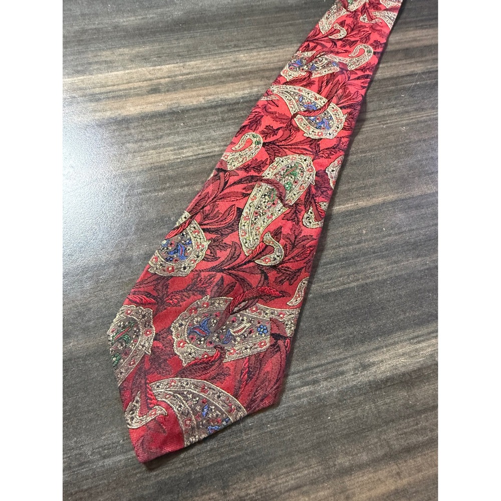 Gordon Thomas Collectibles Mens Red Paisley Silk Tie Hand Finished USA Made